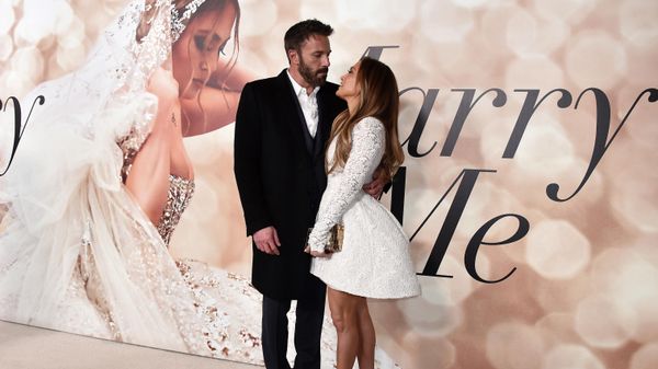 Cast member Jennifer Lopez, right, and Ben Affleck attend a photo call for a special screening of Marry Me at DGA Theater on Tuesday, Feb. 8, 2022, in Los Angeles. - Sputnik International