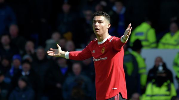 Manchester United's Cristiano Ronaldo gestures to the linesman during the Premier League soccer match between Everton and Manchester United at Goodison Park, in Liverpool, England, Saturday, April 9, 2022. Manchester United's Cristiano Ronaldo gestures to the linesman during the Premier League soccer match between Everton and Manchester United at Goodison Park, in Liverpool, England, Saturday, April 9, 2022. - Sputnik International