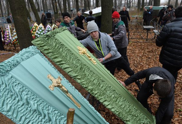 On 5 November 2014, another shelling by the Ukrainian Armed Forces cut short the lives of students at Donetsk School No. 65, who were playing football on the playground at the time. - Sputnik International