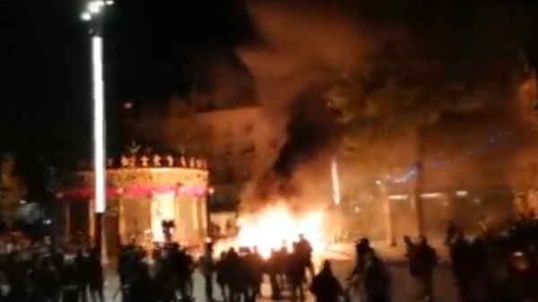 A screenshot of a video showing protests in the French city of Rennes after the presidential elections. - Sputnik International