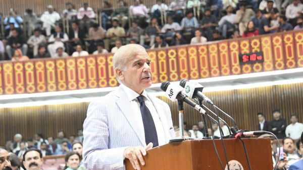 Pakistan's prime minister-elect Shehbaz Sharif, speaks after winning a parliamentary vote to elect a new prime minister, at the national assembly, in Islamabad, Pakistan 11 April 2022. Pakistan's prime minister-elect Shehbaz Sharif, speaks after winning a parliamentary vote to elect a new prime minister, at the national assembly, in Islamabad, Pakistan 11 April 2022. - Sputnik International
