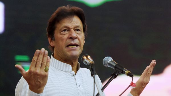 (FILES) This file photo taken on June 30, 2018 shows Pakistani cricketer-turned-politician and then-head of the Pakistan Tehreek-i-Insaf (PTI), Imran Khan, gesturing as he delivers a speech during an election campaign rally in Islamabad (FILES) This file photo taken on June 30, 2018 shows Pakistani cricketer-turned-politician and then-head of the Pakistan Tehreek-i-Insaf (PTI), Imran Khan, gesturing as he delivers a speech during an election campaign rally in Islamabad - Sputnik International
