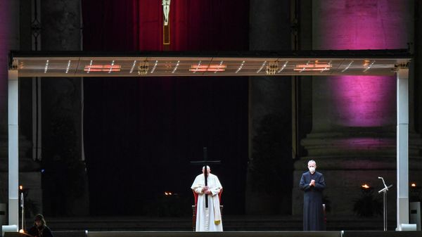 Pope Francis (C) leads the celebration of the Way of the Cross (Via Crucis) as part of Good Friday on April 2, 2021 at St. Peter's square in the Vatican - Sputnik International