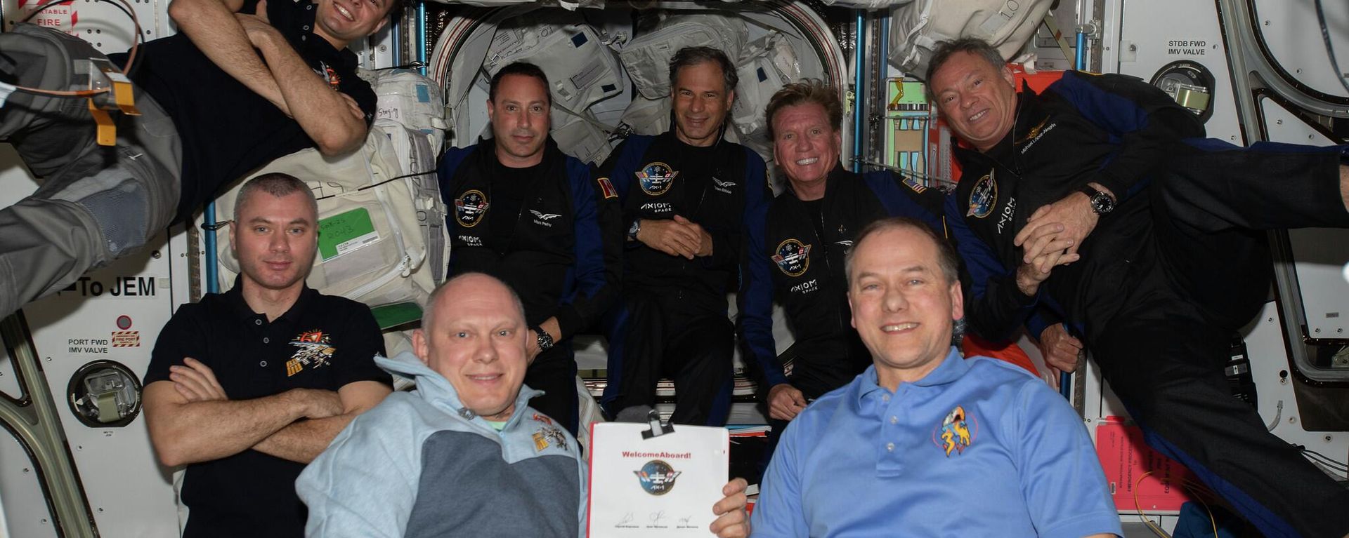 The 11-person crew aboard the station comprises of (clockwise from bottom right) Expedition 67 Commander Tom Marshburn with Flight Engineers Oleg Artemyev, Denis Matveev, Sergey Korsakov, Raja Chari, Kayla Barron, and Matthias Maurer; and Axiom Mission 1 astronauts (center row from left) Mark Pathy, Eytan Stibbe, Larry Conner, and Michael Lopez-Alegria The 11-person crew aboard the station comprises of (clockwise from bottom right) Expedition 67 Commander Tom Marshburn with Flight Engineers Oleg Artemyev, Denis Matveev, Sergey Korsakov, Raja Chari, Kayla Barron, and Matthias Maurer; and Axiom Mission 1 astronauts (center row from left) Mark Pathy, Eytan Stibbe, Larry Conner, and Michael Lopez-Alegria - Sputnik International, 1920, 06.10.2022