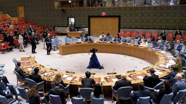 This handout photo released by the UN shows Ivan Duque Marquez (third from left), President of the Republic of Colombia, arrives at the Security Council meeting on the situation in Colombia, in New York on April 12, 2022. - Sputnik International