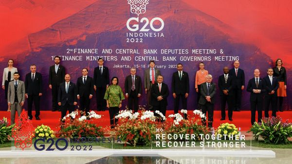 United Arab Emirates' Finance Minister Mohamed Al Hussaini, front row from left, Australia's Treasurer Josh Frydenberg, Indonesian Finance Minister Sri Mulyani, Indonesia's Central Bank Governor Perry Warjiyo, Italy's Central Bank Senior Deputy Governor Luigi Federico Signorini, Chairman of Financial Stability Board (FSB) Klaas Knot and other delegates pose for a photo during the G20 Finance Ministers and Central Bank Governors Meeting in Jakarta, Indonesia, Thursday, Feb. 17, 2022.  - Sputnik International