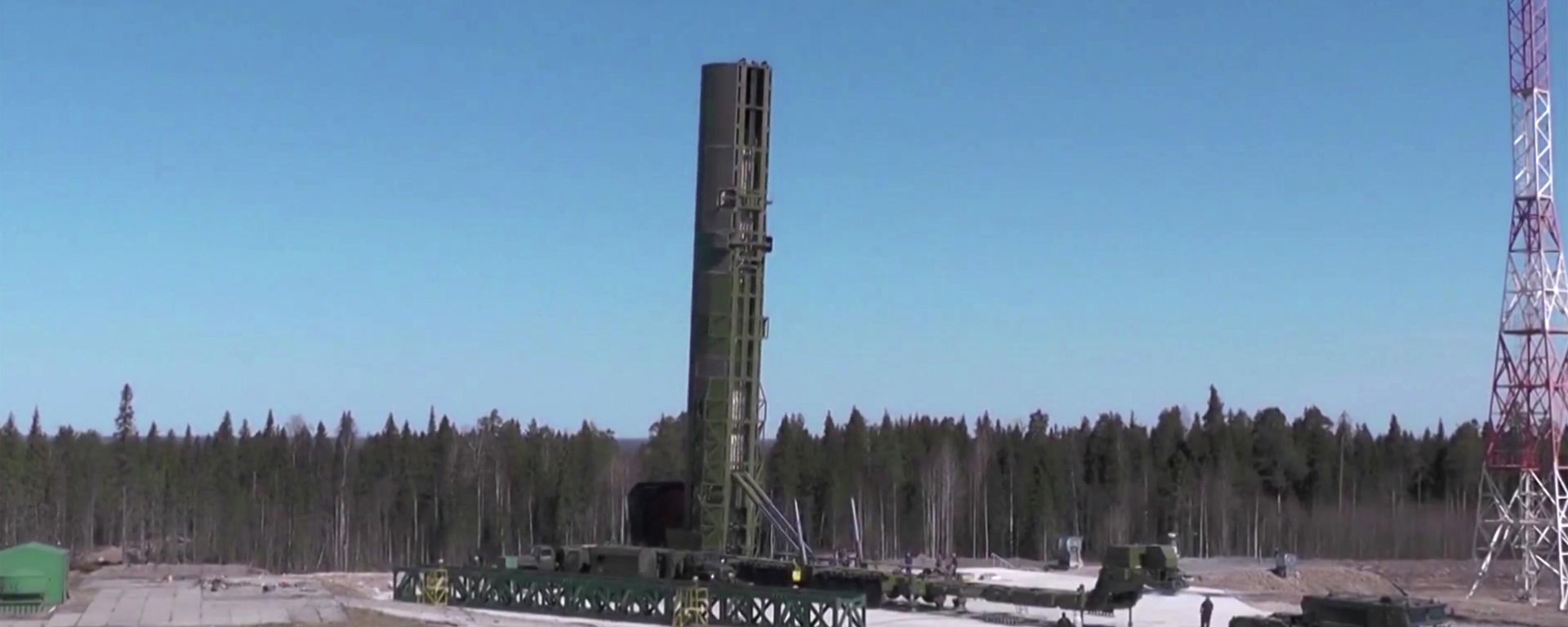 Loading a ballistic missile Sarmat before launch during testing. Screenshot of a video provided by the RF Ministry of Defense. Loading a ballistic missile Sarmat before launch during testing. Screenshot of a video provided by the RF Ministry of Defense. - Sputnik International, 1920, 23.09.2025