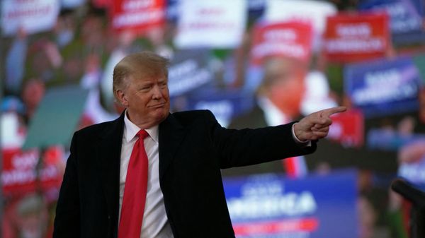 Former U.S. President Donald Trump speaks at a rally at The Farm at 95 on April 9, 2022 in Selma, North Carolina - Sputnik International