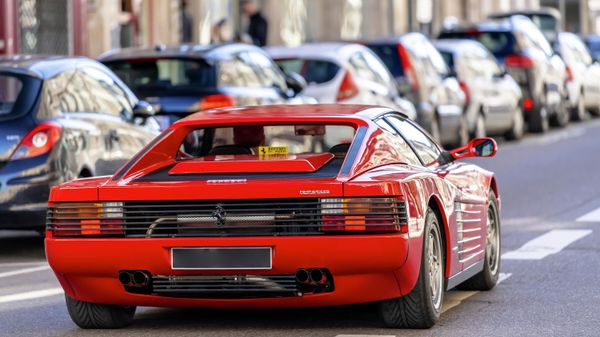 Ferrari Testarossa - Sputnik International