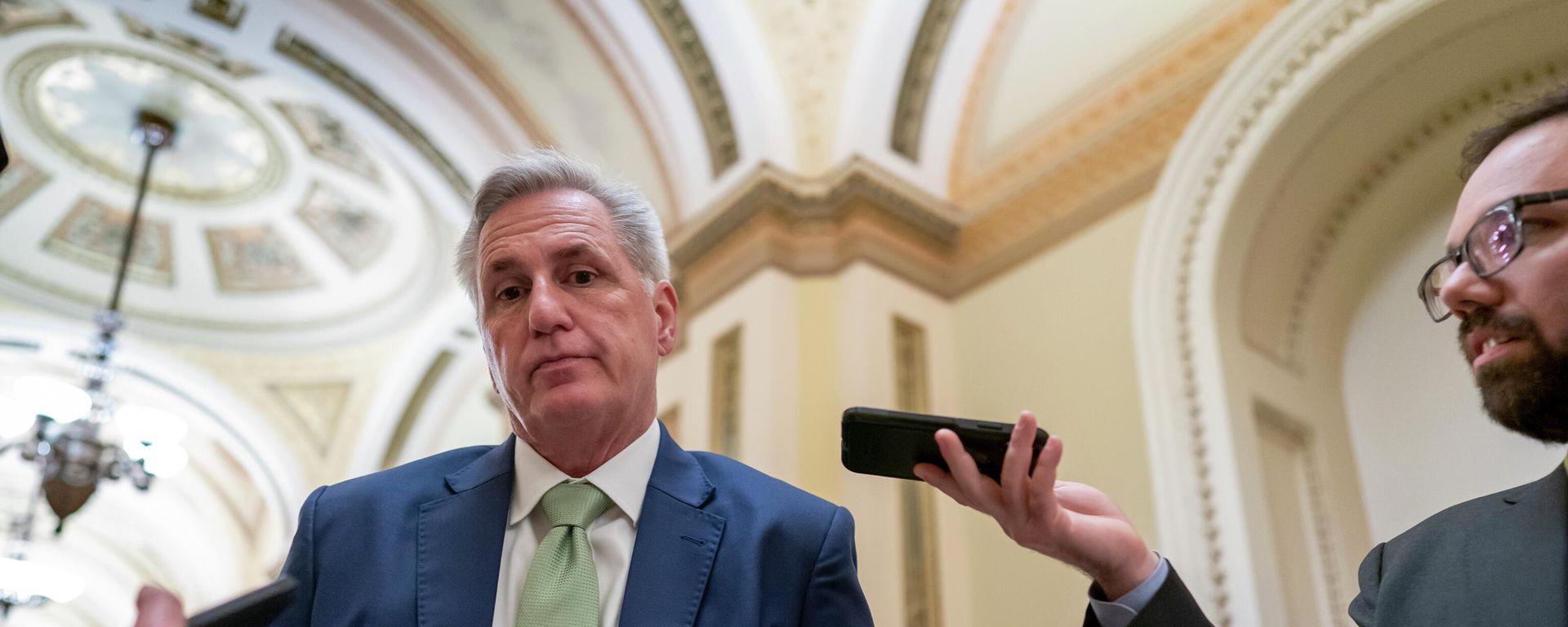House Minority Leader Kevin McCarthy, R-Calif., talks to reporters as the House voted to hold former President Donald Trump advisers Peter Navarro and Dan Scavino in contempt of Congress over their monthslong refusal to comply with subpoenas from the committee investigating the Jan. 6 attack, at the Capitol in Washington, Wednesday, April 6, 2022. House Minority Leader Kevin McCarthy, R-Calif., talks to reporters as the House voted to hold former President Donald Trump advisers Peter Navarro and Dan Scavino in contempt of Congress over their monthslong refusal to comply with subpoenas from the committee investigating the Jan. 6 attack, at the Capitol in Washington, Wednesday, April 6, 2022. - Sputnik International, 1920, 06.01.2023