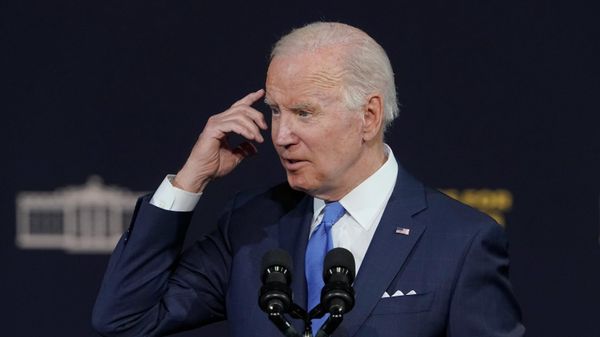 President Joe Biden gestures as he speaks Friday, April 22, 2022, at Green River College in Auburn, Wash., south of Seattle.  - Sputnik International