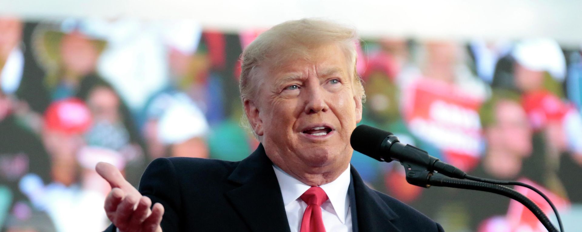 Former President Donald Trump speaks at a rally Saturday, April 9, 2022, in Selma, N.C. - Sputnik International, 1920, 11.06.2023
