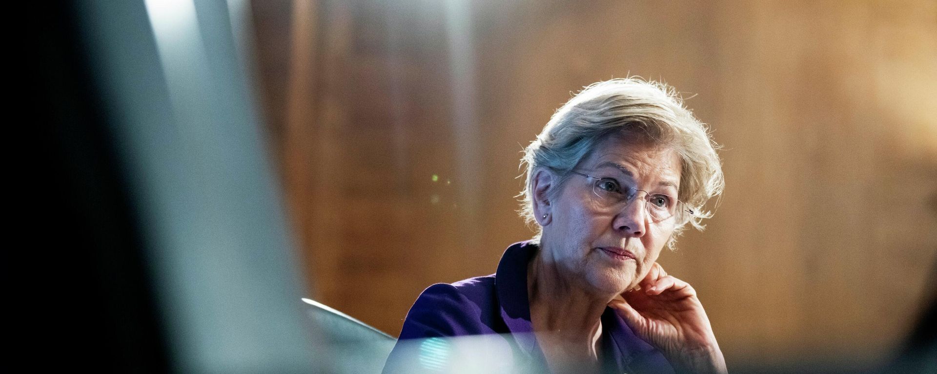 Sen. Elizabeth Warren, D-Mass., listens during a Senate Banking Committee hearing, Thursday, March 3, 2022 on Capitol Hill in Washington. Sen. Elizabeth Warren, D-Mass., listens during a Senate Banking Committee hearing, Thursday, March 3, 2022 on Capitol Hill in Washington. - Sputnik International, 1920, 07.05.2022