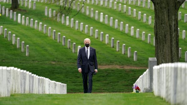 President Joe Biden visits Section 60 of Arlington National Cemetery in Arlington, Va., on April 14, 2021. - Sputnik International