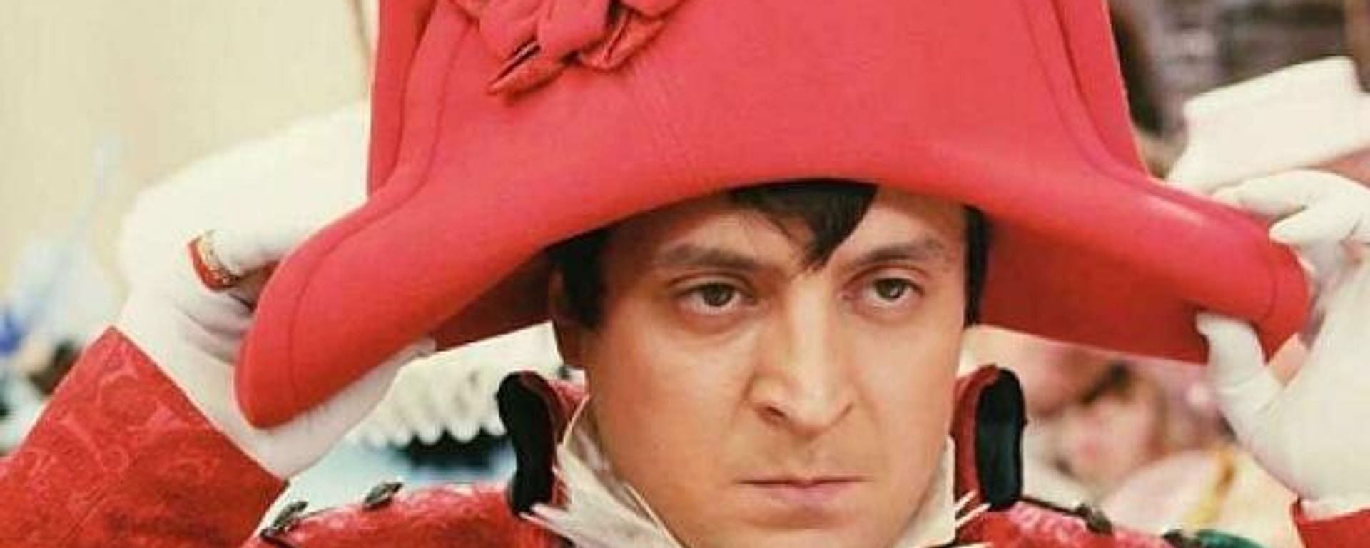 Volodymyr Zelensky in the role of Napoleon in the 2012 comedy film Rzhevsky Versus Napoleon. Still from film. - Sputnik International, 1920, 26.04.2022