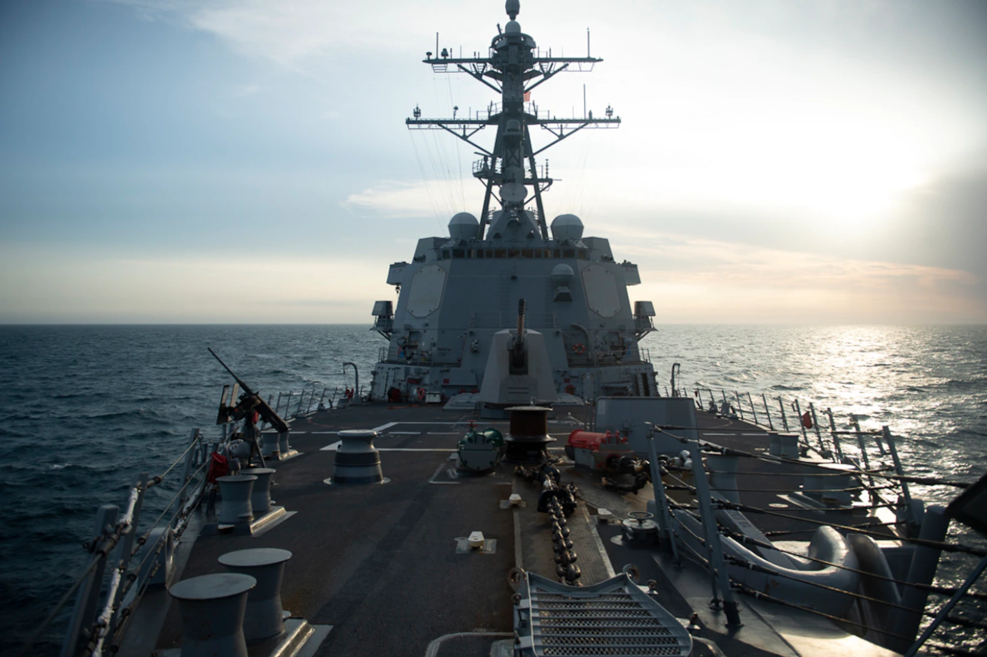 The Arleigh Burke-class guided-missile destroyer USS Sampson (DDG 102) conducted a routine Taiwan Strait transit April 26, 2022. The Arleigh Burke-class guided-missile destroyer USS Sampson (DDG 102) conducted a routine Taiwan Strait transit April 26, 2022. - Sputnik International, 1920, 28.04.2022