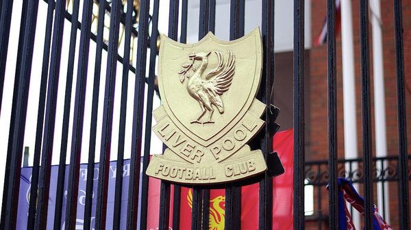 Liverpool crest on the Shankly Gates Liverpool crest on the Shankly Gates - Sputnik International