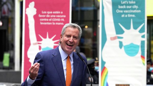New York Mayor Bill de Blasio delivers his remarks in Times Square after he toured the grand opening of a Broadway COVID-19 vaccination site intended to jump-start the city's entertainment industry, in New York, April 12, 2021. New York Mayor Bill de Blasio delivers his remarks in Times Square after he toured the grand opening of a Broadway COVID-19 vaccination site intended to jump-start the city's entertainment industry, in New York, April 12, 2021. - Sputnik International