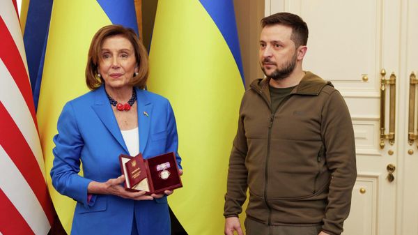In this image released by the Ukrainian Presidential Press Office on Sunday, May 1, 2022, Ukrainian President Volodymyr Zelensky, right, awards the Order of Princess Olga, the third grade, to U.S. Speaker of the House Nancy Pelosi in Kyiv, Ukraine, Saturday, April 30, 2022. - Sputnik International