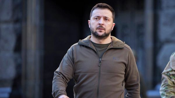 In this image released by the Ukrainian Presidential Press Office on Sunday, May 1, 2022, Ukrainian President Volodymyr Zelensky arrives for his meeting with U.S. Speaker of the House Nancy Pelosi in Kiev, Ukraine, Saturday, April 30, 2022. - Sputnik International