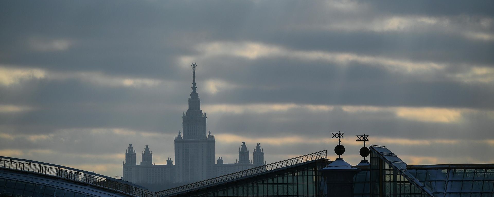 The building of Moscow State University in Moscow. - Sputnik International, 1920, 05.04.2023