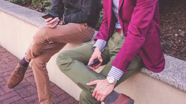 Two guys sitting next to each other - Sputnik International