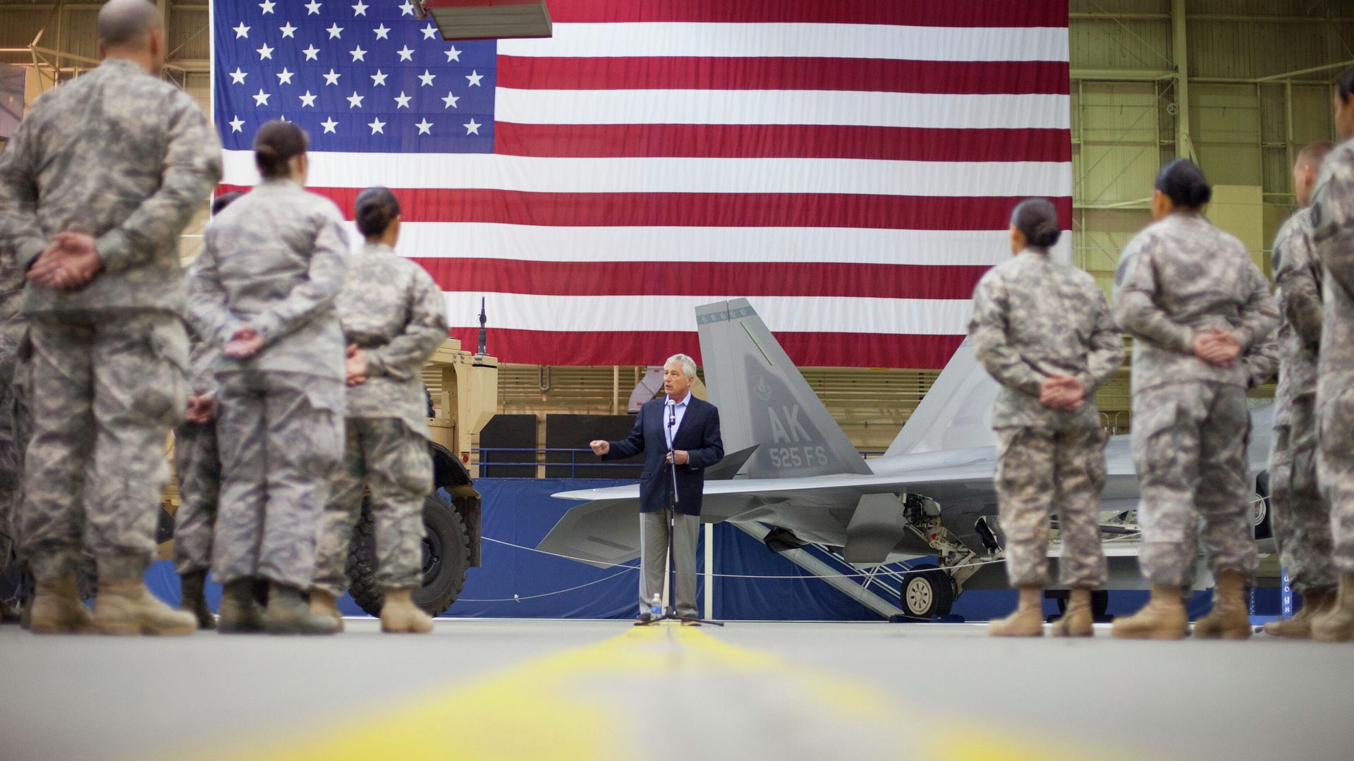 Defense Secretary Chuck Hagel speaks to members of the military during his visit at Joint Base Elmendorf-Richardson, Alaska, Wednesday, May 28, 2014. - Sputnik International, 1920, 05.05.2022