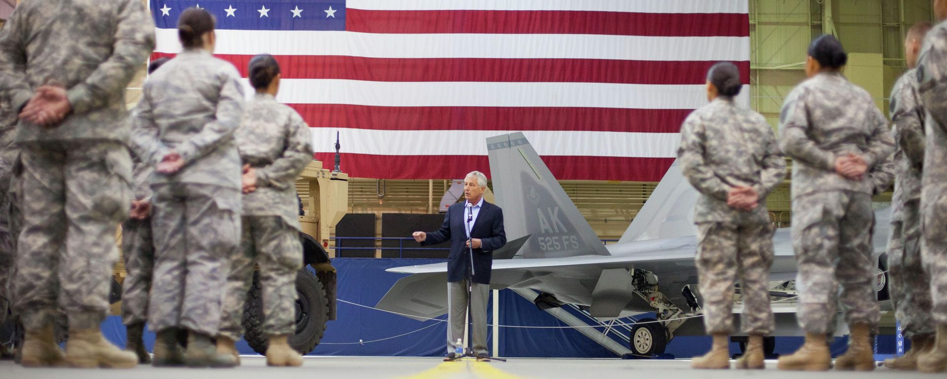 Defense Secretary Chuck Hagel speaks to members of the military during his visit at Joint Base Elmendorf-Richardson, Alaska, Wednesday, May 28, 2014. - Sputnik International, 1920, 15.03.2024