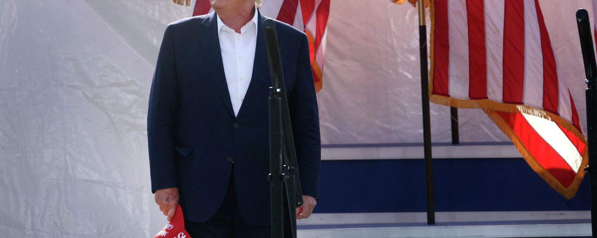 Former President Donald Trump arrives for a rally at the I-80 Speedway on May 01, 2022 in Greenwood, Nebraska - Sputnik International, 1920, 28.05.2022