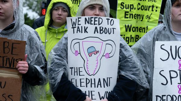 Pro-abortion demonstrators rally for abortion rights outside of the US Supreme Court in Washington, DC, on May 7, 2022 - Sputnik International