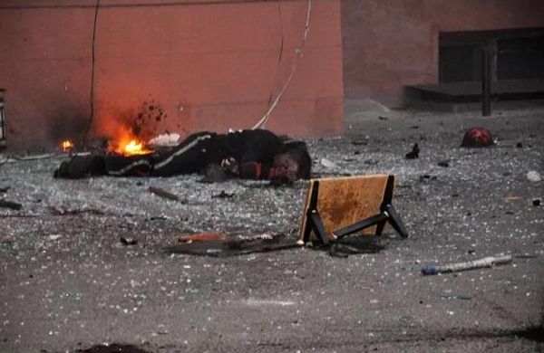 The body of one of the deceased outside the Trade Unions House. - Sputnik International