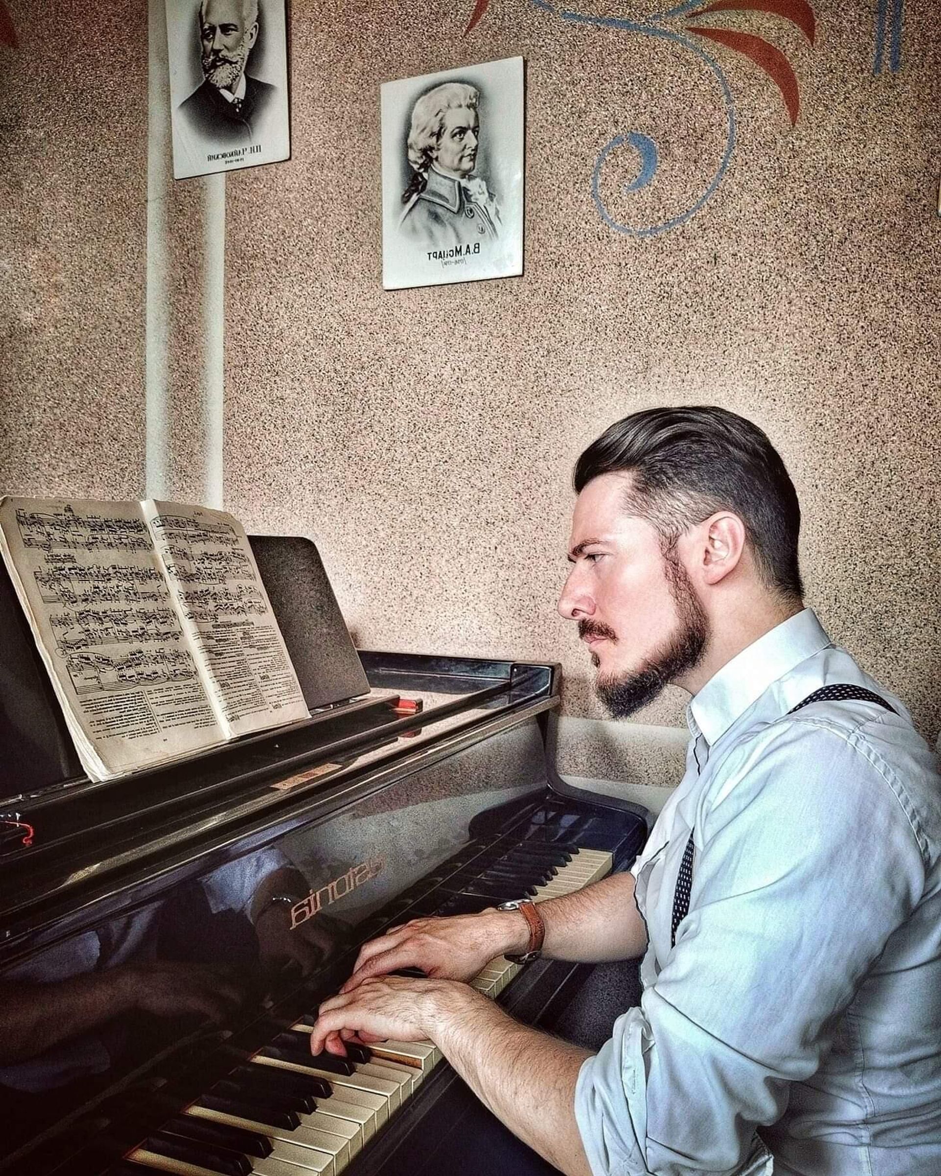 François Mauld d'Aymée at Donetsk State Musical Academy named after S.S. Prokofiev, the Donetsk People's Republic. - Sputnik International, 1920, 09.05.2022