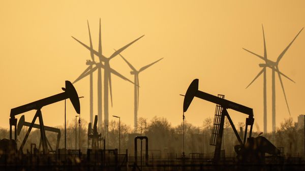Pumpjacks of Wintershall DEA extracting crude oil at an old oil field in Emlichheim, Germany, Friday, March 18, 2022. - Sputnik International