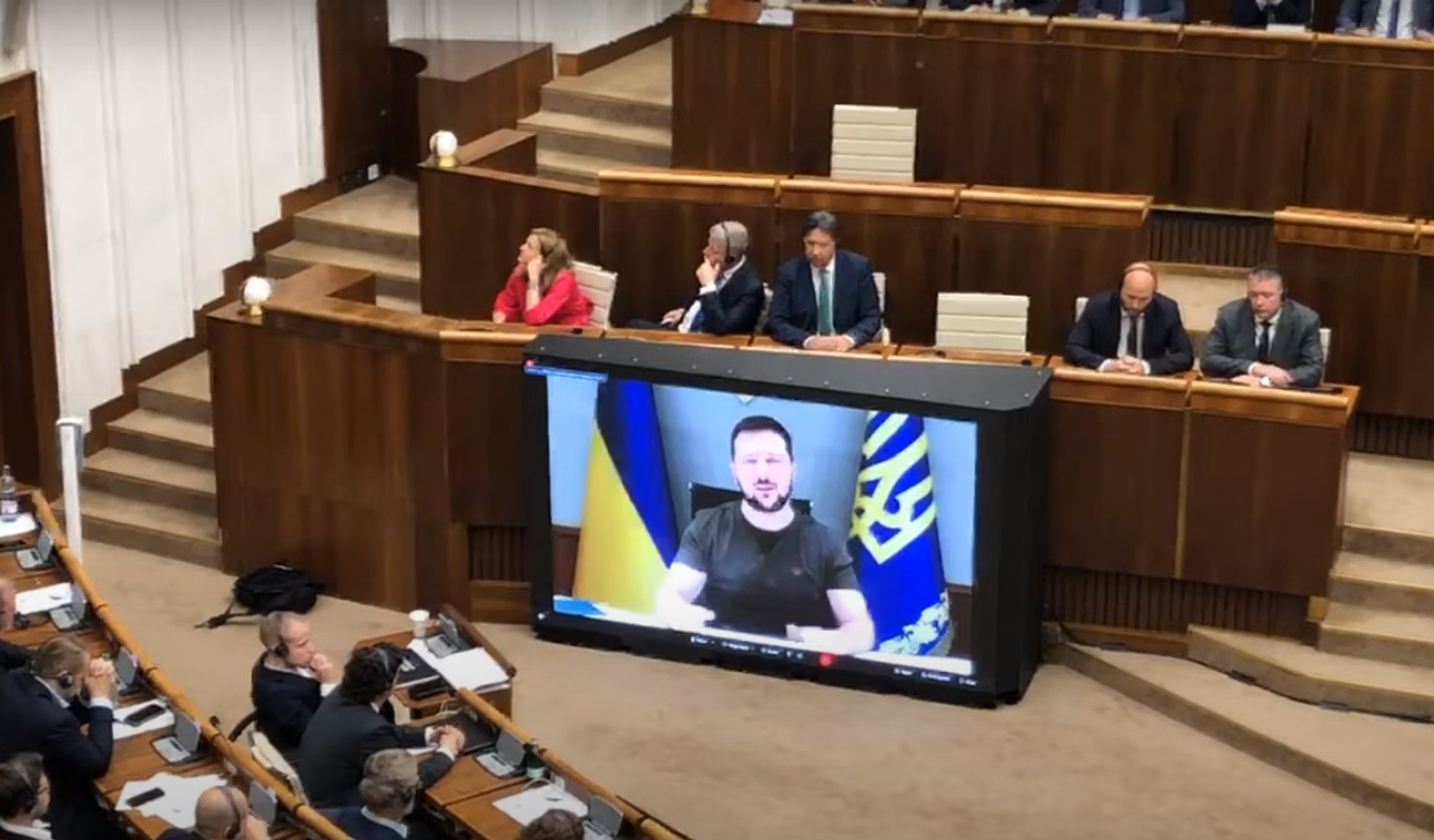 Ukrainian President Volodymyr Zelensky speaks before Slovakia's parliament. Tuesday 10 May 2022. Ukrainian President Volodymyr Zelensky speaks before Slovakia's parliament. Tuesday 10 May 2022. - Sputnik International, 1920, 21.12.2022