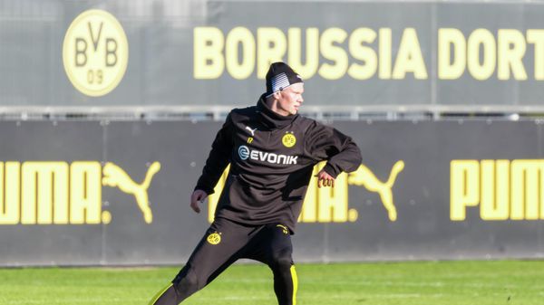 Erling Haaland on his first public training with BVB Erling Haaland on his first public training with BVB - Sputnik International