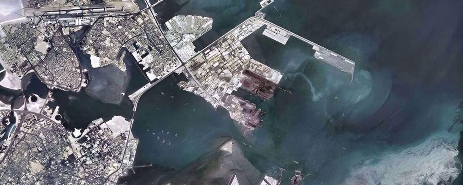Image from Iran's Noor-2 satellite, showing panoramic view of Manama, Bahrain, including headquarters of US Fifth Fleet. - Sputnik International, 1920, 12.05.2022