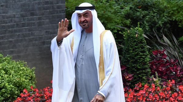 Then-Crown Prince of Abu Dhabi, Mohamed bin Zayed Al Nahyan gestures as he arrives for a meeting with  Britain's Prime Minister Boris Johnson at number 10, Downing Street in central London, on September 16, 2021. - Sputnik International