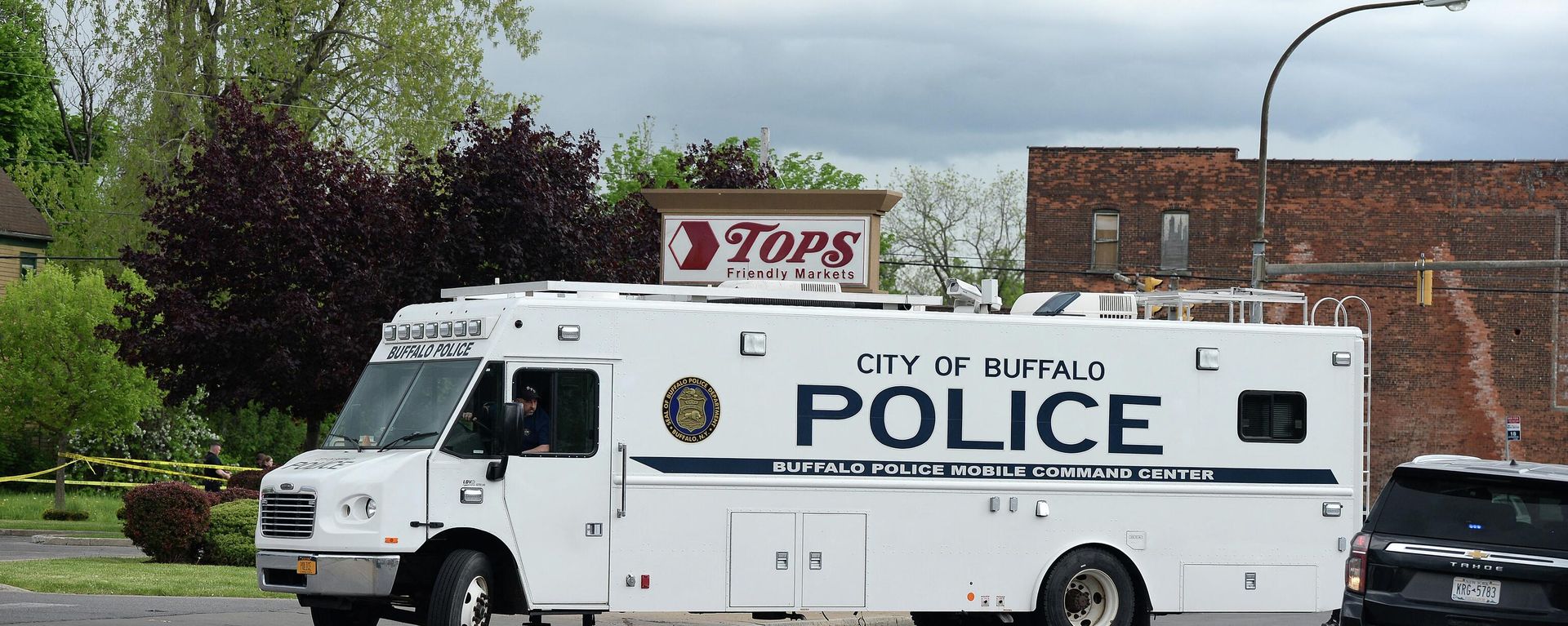 Buffalo Police on scene at a Tops Friendly Market on 14 May, 2022 in Buffalo, New York. According to reports, at least 10 people were killed after a mass shooting at the store with the shooter in police custody. - Sputnik International, 1920, 15.05.2022
