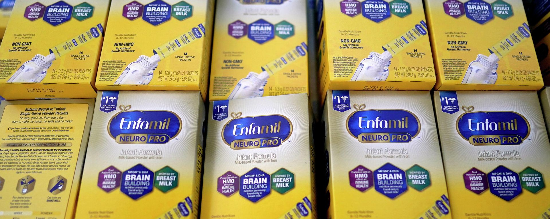 Infant formula is stacked on a table during a baby formula drive to help with the shortage Saturday, May 14, 2022, in Houston. Infant formula is stacked on a table during a baby formula drive to help with the shortage Saturday, May 14, 2022, in Houston. - Sputnik International, 1920, 06.09.2022