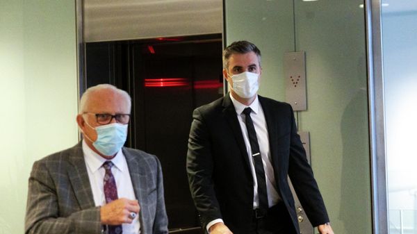 Former Minneapolis police officer Thomas Lane (R) and his attorney Earl Gray leave the US District Court in St. Paul, Minnesota, on January 11, 2022, after his pre-trial hearing along with two other former Minneapolis police officers charged with federal civil rights violations in George Floyd's death. - Sputnik International
