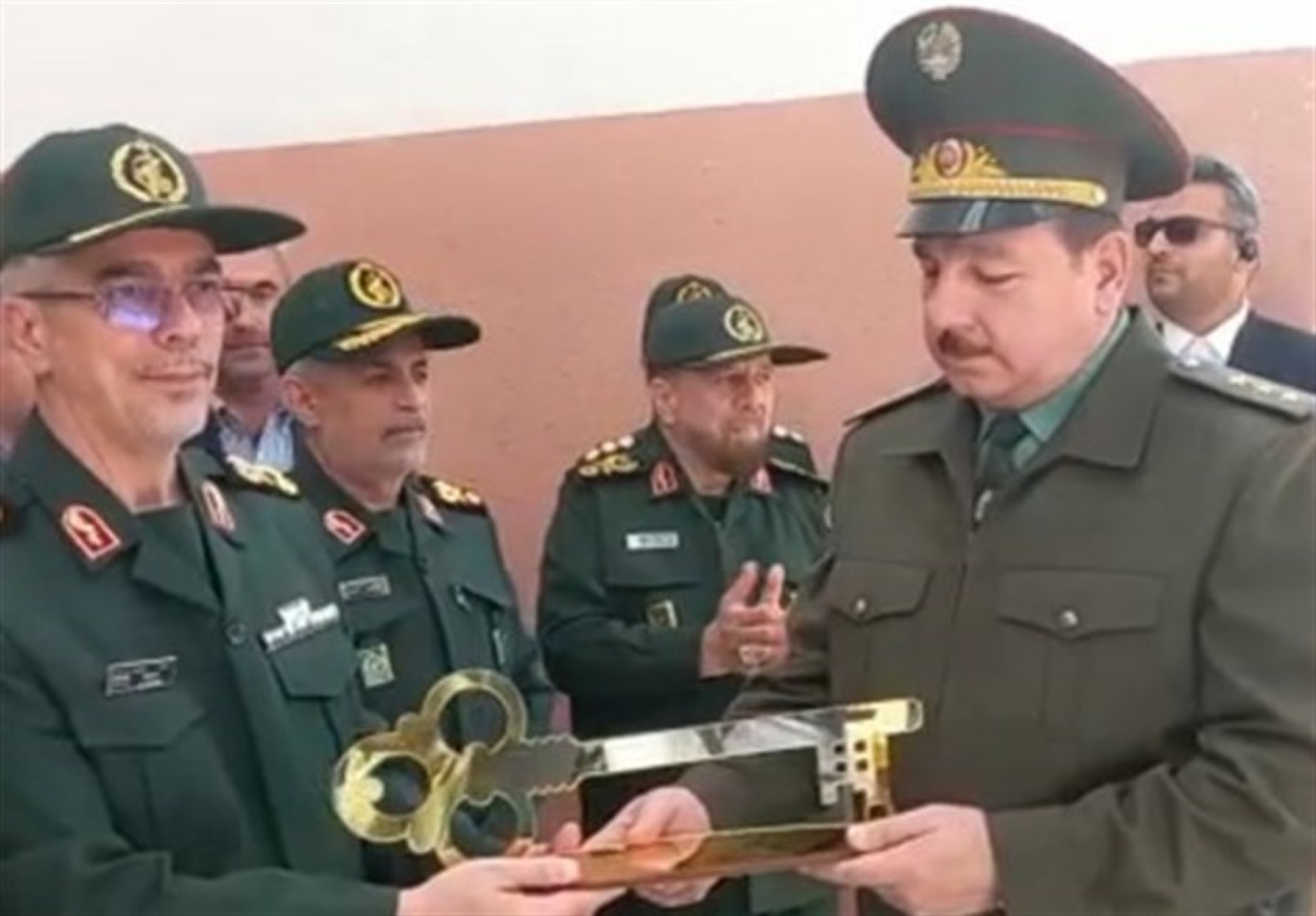 During a visit to Tajikistan, Chief of Staff of the Iranian Armed Forces Major General Mohammad Hossein Baqeri inaugurated a factory manufacturing Ababil-2 military drones. May 17, 2022. During a visit to Tajikistan, Chief of Staff of the Iranian Armed Forces Major General Mohammad Hossein Baqeri inaugurated a factory manufacturing Ababil-2 military drones. May 17, 2022. - Sputnik International, 1920, 19.05.2022