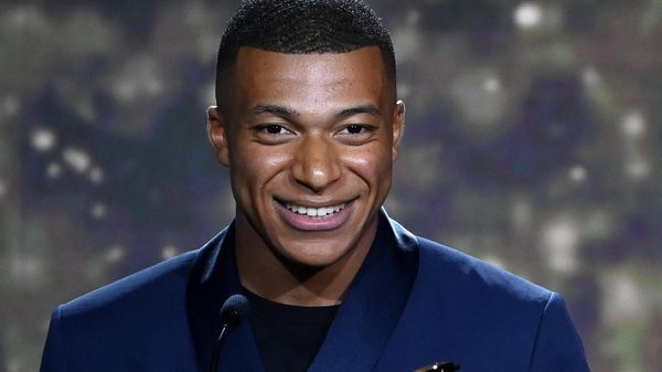 Paris Saint-Germain's French forward Kylian delivers a speech after receiving the Best Ligue 1 Player award during the TV show on May 15, 2022 in Paris, as part of the 30th edition of the UNFP (French National Professional Football players Union) trophy ceremony Paris Saint-Germain's French forward Kylian delivers a speech after receiving the Best Ligue 1 Player award during the TV show on May 15, 2022 in Paris, as part of the 30th edition of the UNFP (French National Professional Football players Union) trophy ceremony - Sputnik International