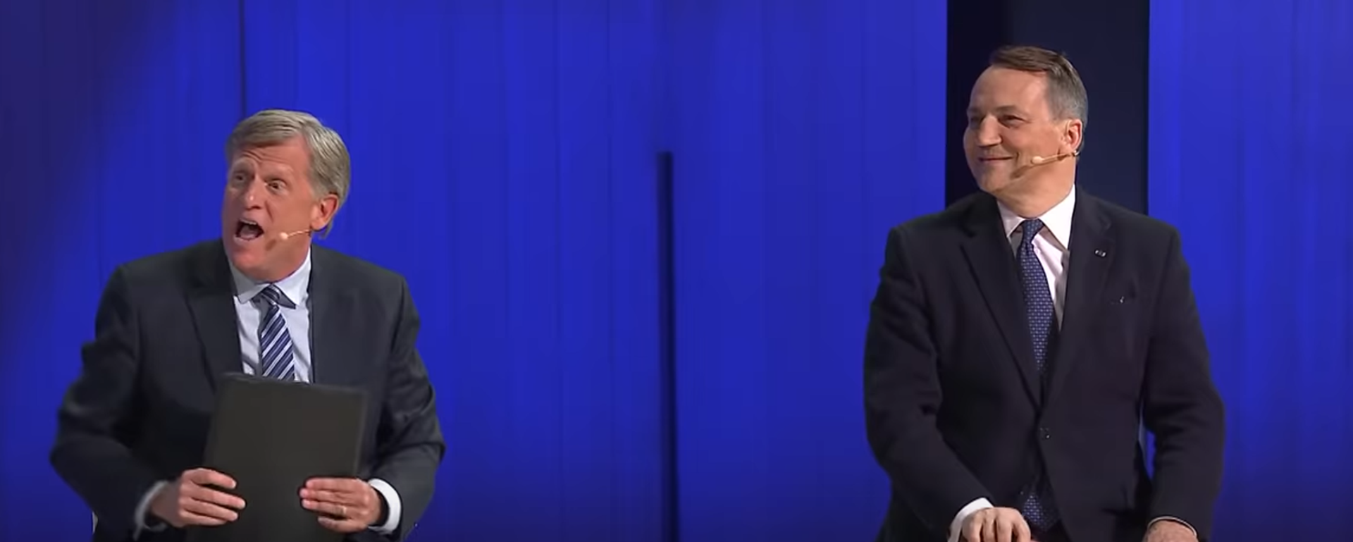 Michael McFaul, former US ambassador to Russia ('12-'14), seen seated next to former Polish Foreign Minister Radek Sikorski MEP, reacts to Harvard University professor Stephen Walt remarks at the semi-annual Munk Debate, which focused on the ongoing situation in Ukraine.  - Sputnik International, 1920, 21.05.2022