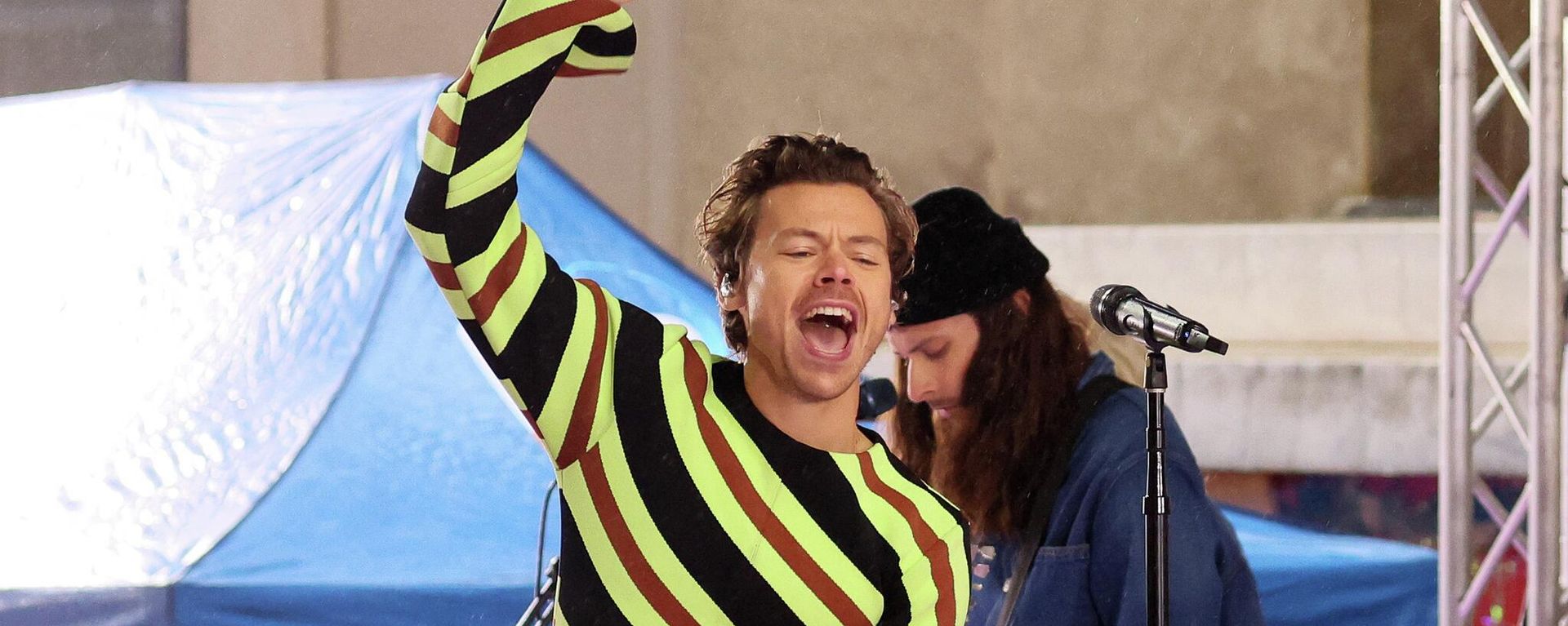 Harry Styles performs on NBC's Today at Rockefeller Plaza on May 19, 2022 in New York City.   - Sputnik International, 1920, 22.05.2022
