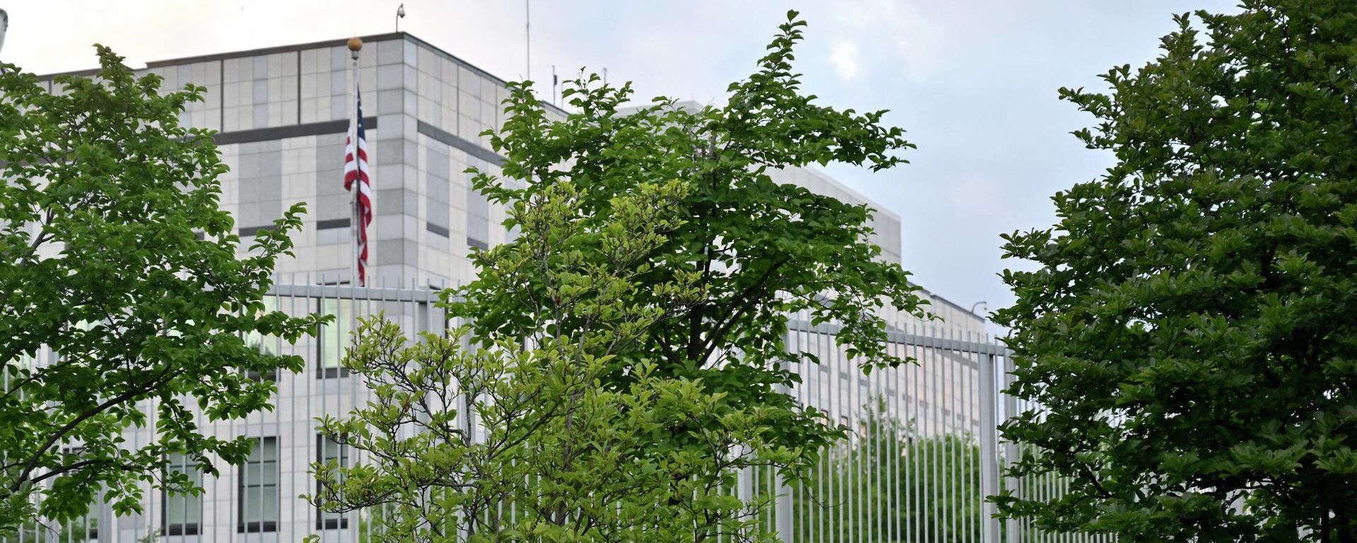 A picture shows a view of the US embassy in Kyiv on May 18, 2022, as the embassy reopens after closing it for three months due to the Russian invasion. - Sputnik International, 1920, 22.05.2022