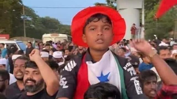 
A kid less than 10 yrs old openly shouting Killers r coming for Hindus and Xtians, be ready 2 die - Sputnik International