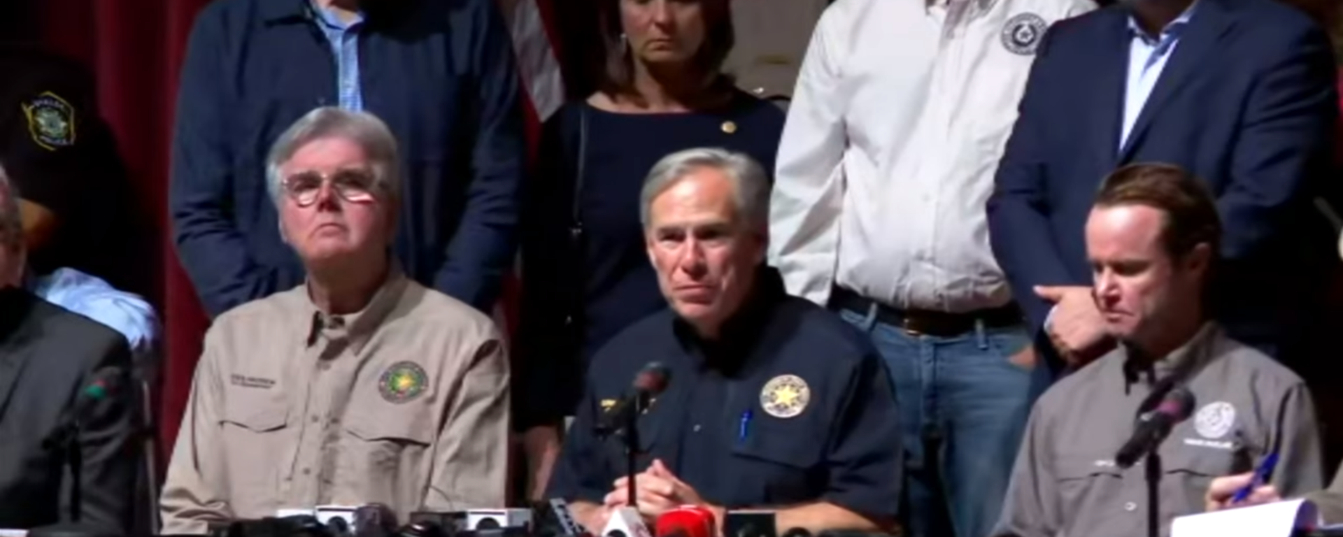 Texas Governor Greg Abbott speaks at a press conference on May 25, 2022, about the mass shooting in Uvalde a day prior that killed 21 people, 19 of whom were elementary school students. - Sputnik International, 1920, 25.05.2022
