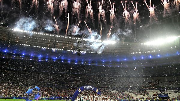 Real Madrid's players celebrate with the trophy after the UEFA Champions League final football match between Liverpool and Real Madrid at the Stade de France in Saint-Denis, north of Paris, on May 28, 2022. Real Madrid's players celebrate with the trophy after the UEFA Champions League final football match between Liverpool and Real Madrid at the Stade de France in Saint-Denis, north of Paris, on May 28, 2022. - Sputnik International