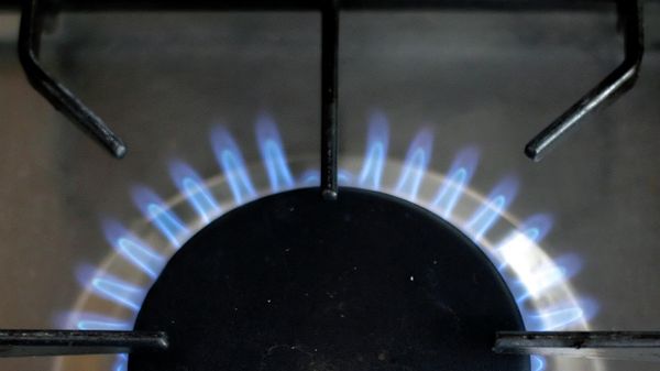 A gas burner of a stove is pictured in London, on July 31, 2008 - Sputnik International