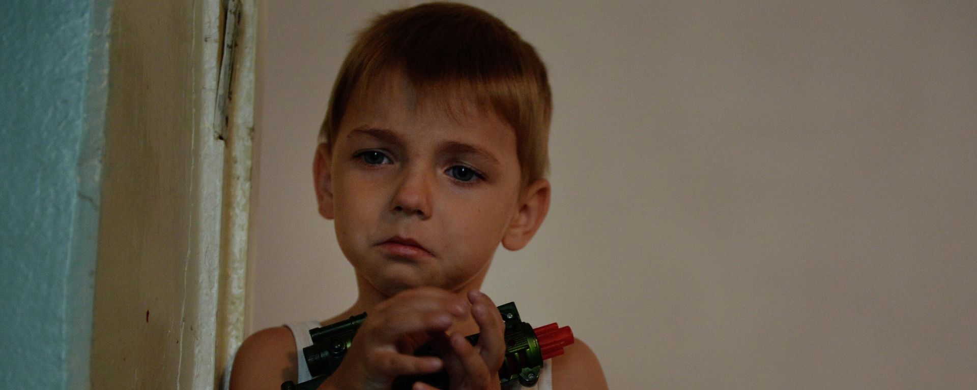 A child in a health care centre from the Zarya mine in the town of Snezhnoye in the Donetsk region, where refugees from Slavyansk are stationed. A child in a health care centre from the Zarya mine in the town of Snezhnoye in the Donetsk region, where refugees from Slavyansk are stationed. - Sputnik International, 1920, 30.05.2022